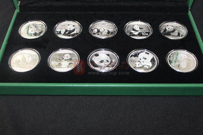 2011-2020年熊猫1盎司、30克银币套装 10年装