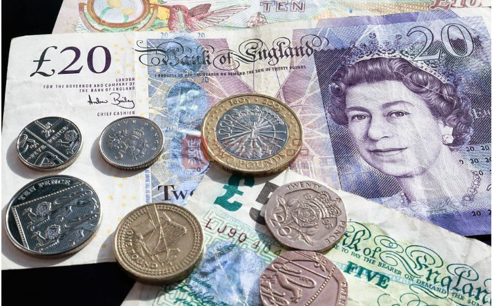 英国女王的头像为什么会出现在别人国家的钞票上？
